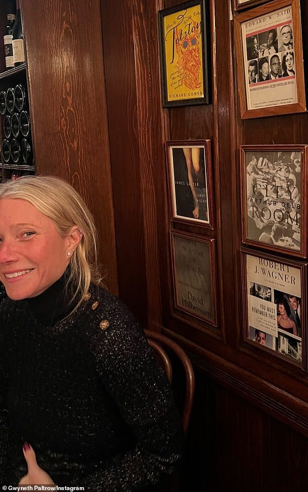 Fuera: Paltrow también publicó una foto tomada durante su parada en Elio's que no captura su rostro completo y parece haber sido tomada por Apple.