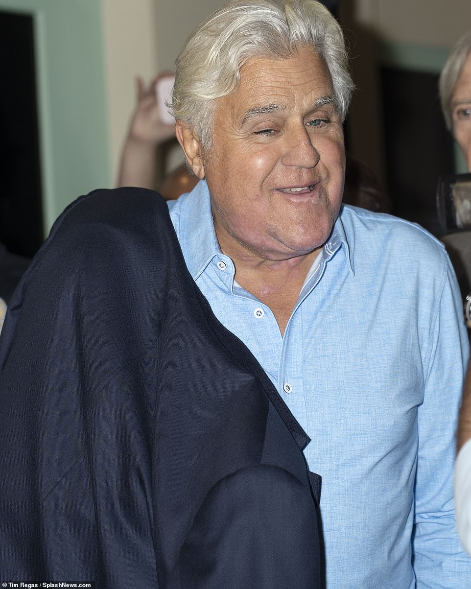 Recuperación: el ex presentador de Tonight Show fue visto por primera vez desde el accidente del lunes pasado